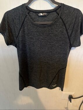 The North Face Women’s Short Sleeve Heather Charcoal Tech Tee